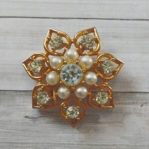 Vintage SARAH Coventry Star Flower Brooch